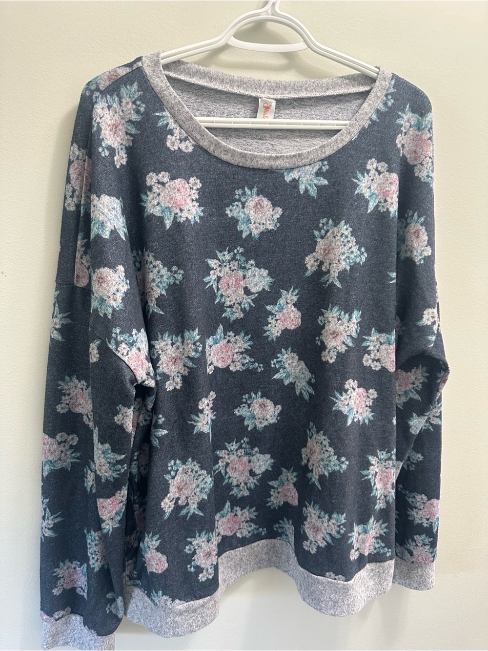 Women’s Floral Crewneck Sweater - Gray with Pink Flowers ALSO with Pockets